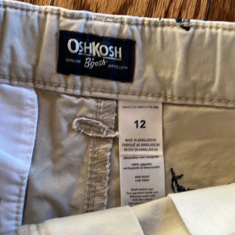 OshKosh Boys khaki Flat Front Embroidered shorts with whales and anchors size 12